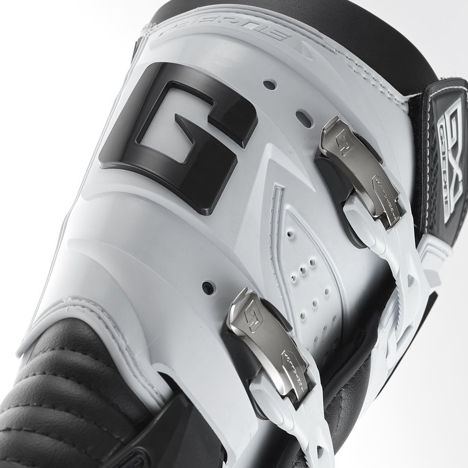 GX1 WHITE / BLACK