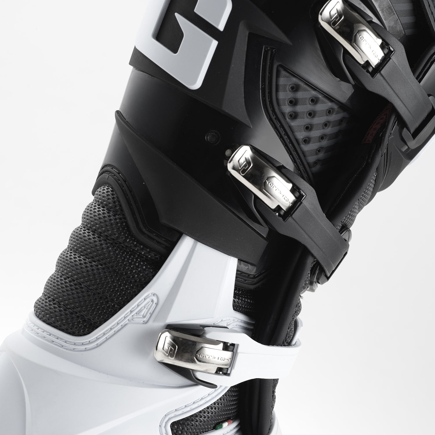 GXJ BLACK/WHITE YOUTH